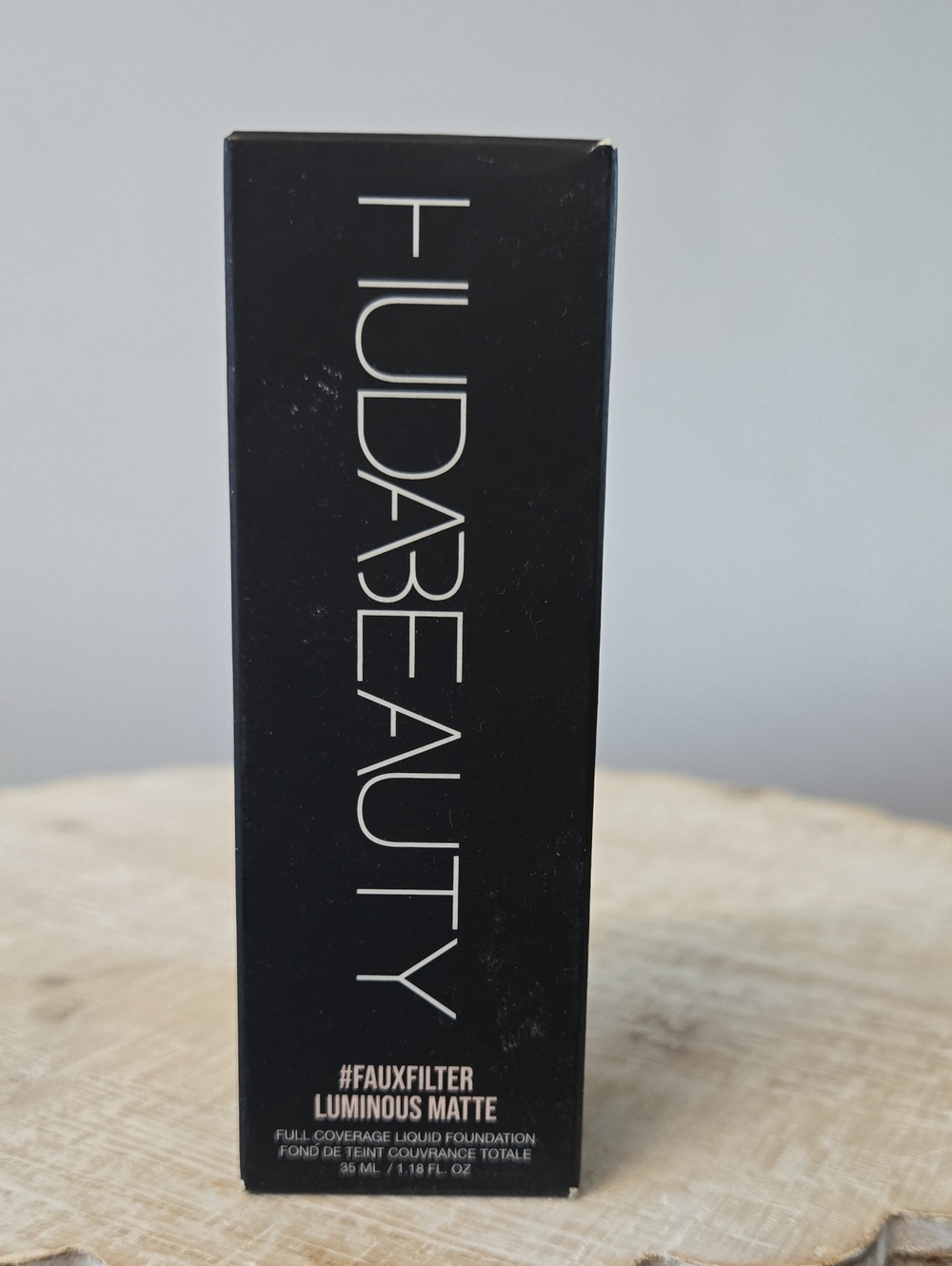 HUDA BEAUTY Faux Filter Luminous Matte Foundation